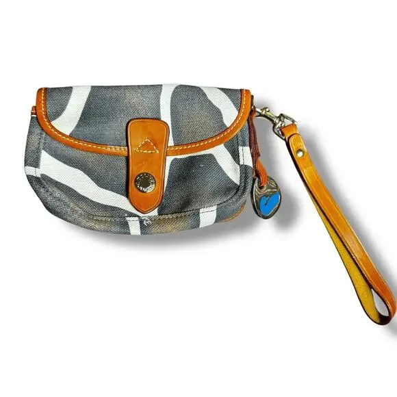 Dooney & Bourke Giraffe Print Leather Tote Purse w/ Matching Clutch & Key Case - Picture 9 of 11